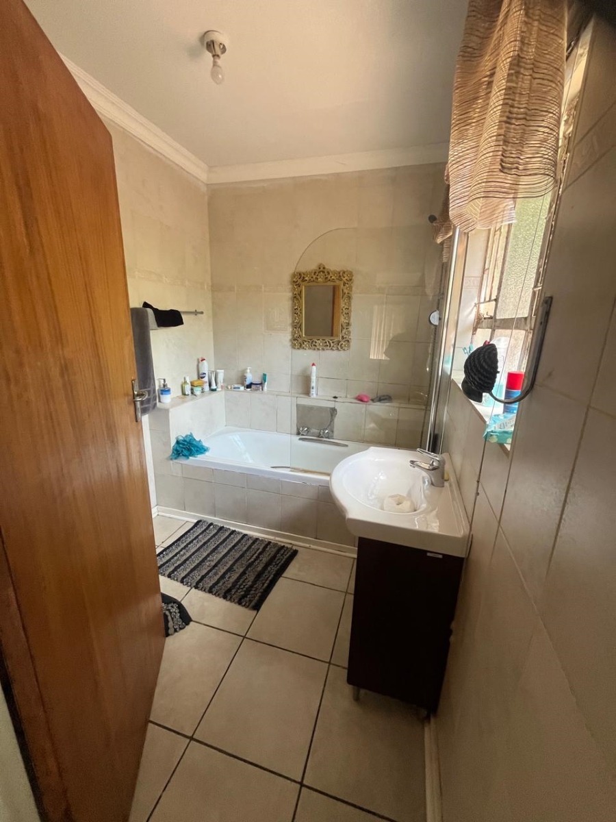 4 Bedroom Property for Sale in Riebeeckstad Free State